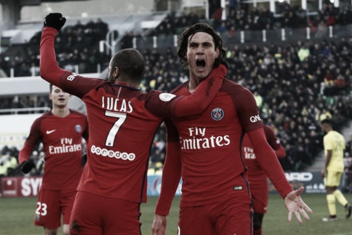Cavani marca duas vezes, PSG vence fora de casa e encosta nos líderes da Ligue 1