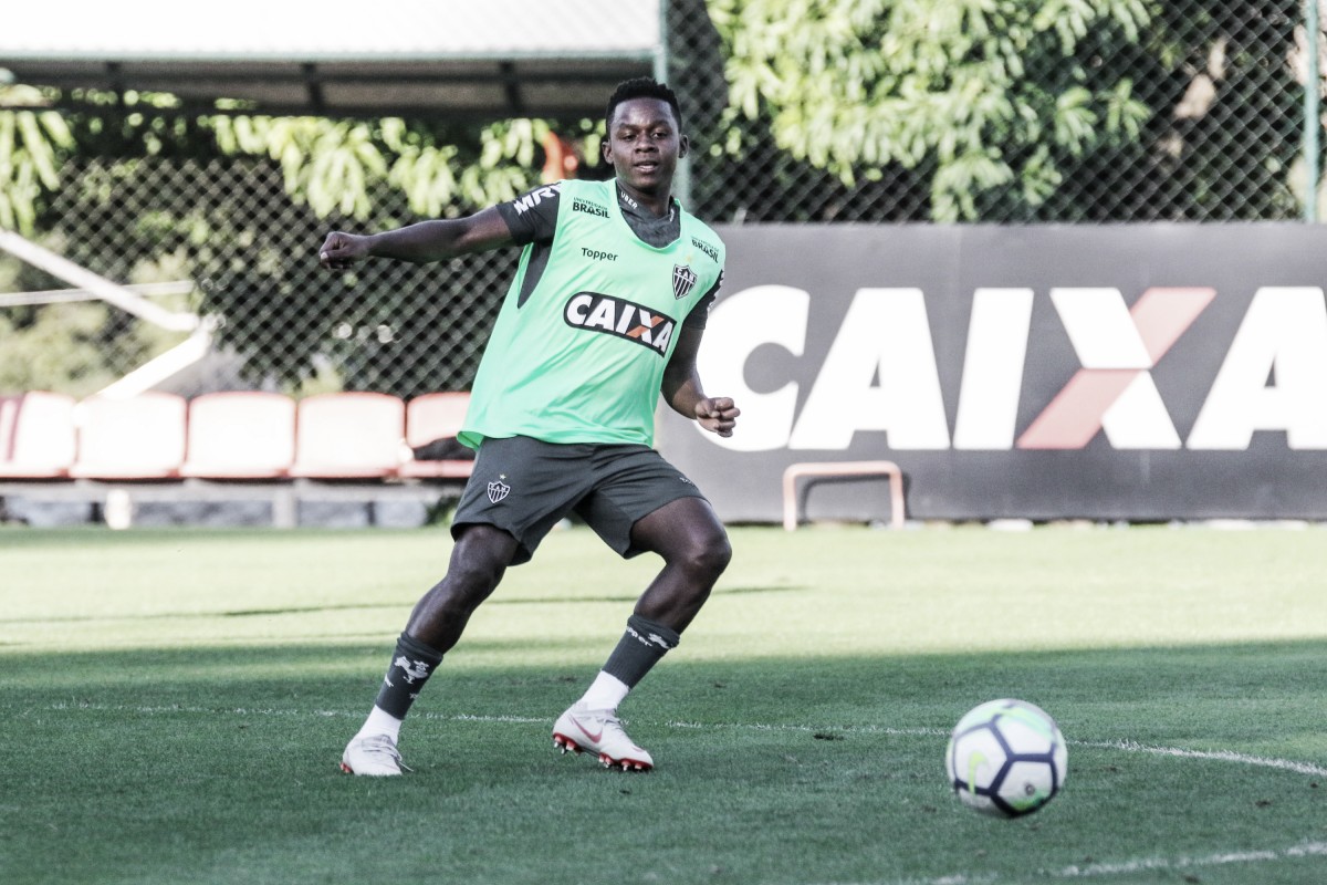 Thiago Larghi esboça Atlético-MG com Cazares e Matheus Galdezani no time titular Thiago Larghi esboça Atlético-MG com Cazares e Matheus Galdezani no time titular