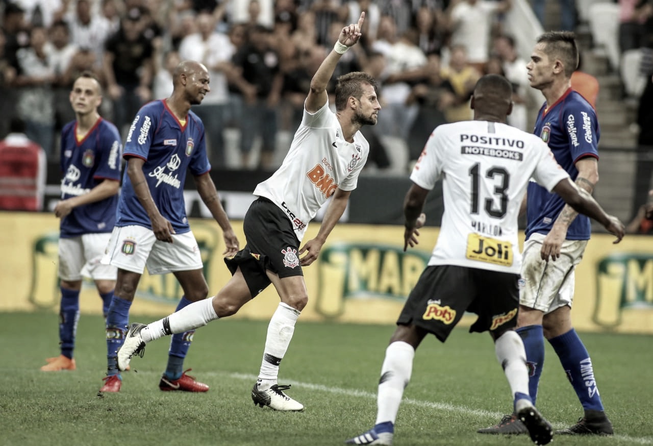 Com gol nos minutos finais, Corinthians empata com o São Caetano Com gol nos minutos finais, Corinthians empata com o São Caetano