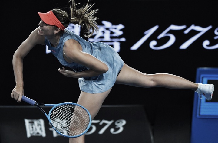 Sharapova arrasa Peterson e vai enfrentar Wozniacki na próxima rodada em Melbourne Sharapova arrasa Peterson e vai enfrentar Wozniacki na próxima rodada em Melbourne