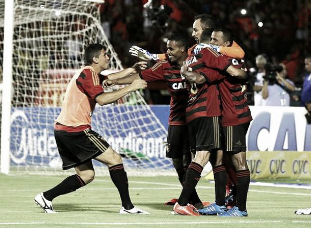 Magrão defende 22º pênalti pelo Sport e comemora classificação na Copa do Nordeste