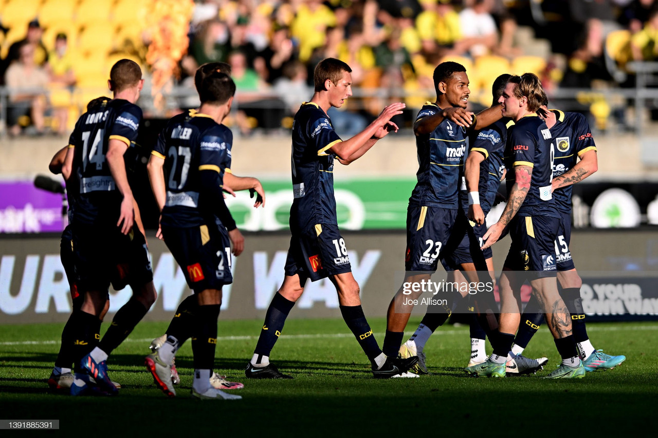 Wellington Phoenix 0-4 Central Coast Mariners: Mariners spoil homecoming party with four goal rout