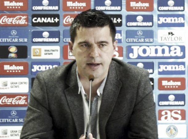 Contra: "Soy entrenador del Getafe, no hay nada firmado"