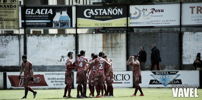 Fotos e imágenes del CD Lealtad - CD Guijuelo; 28ª jornada del Grupo I de Segunda División B