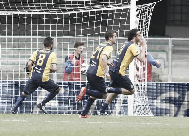 Serie A, il Genoa manda in B il Cesena. Toni fa volare il Verona