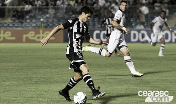 Magno Alves marca no fim e Ceará derrota Botafogo-PB em casa