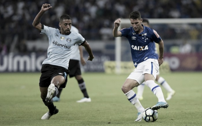 No Mineirão lotado, Cruzeiro tenta reverter vantagem do Grêmio para ir à final da Copa do Brasil