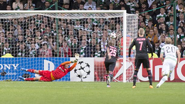 Ajax se complica el pase al caer ante un aguerrido Celtic