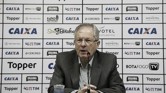 Após caso de racismo, presidente do Botafogo não vê risco de eliminação: "Não há preocupação"