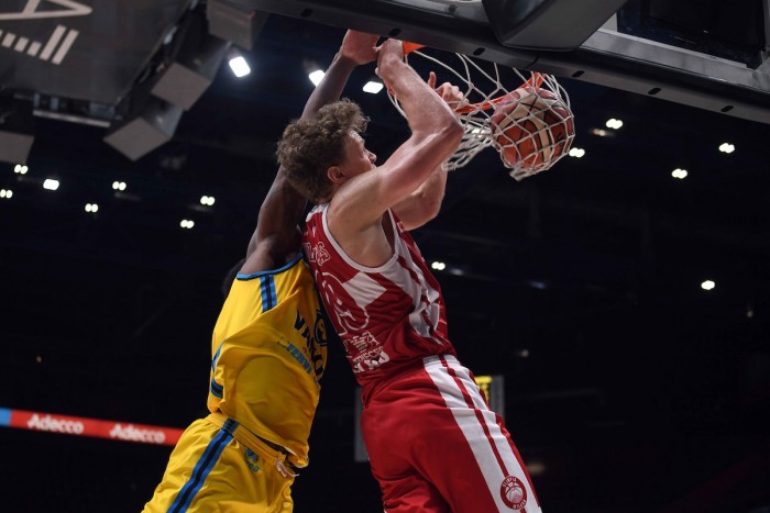 Legabasket Serie A, Milano ringrazia Kuzminskas e torna in vetta alla classifica