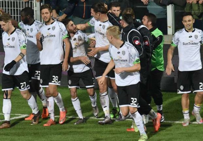 Il Cesena vince 2-1 contro la Pro Vercelli e si riporta in zona playoff