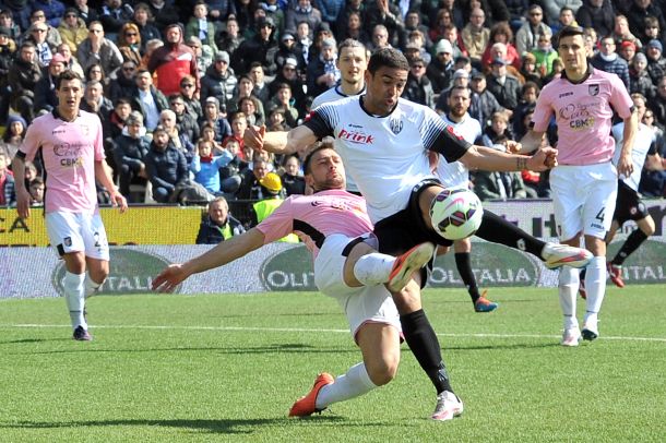 Cesena-Palermo, uno 0-0 soporifero