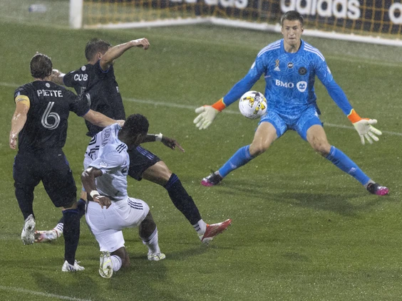 Kei Kamara brace leads CF Montreal  to win over Chicago Fire