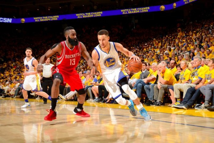 NBA, Warriors strepitosi in gara 1: Houston annientata 104-78