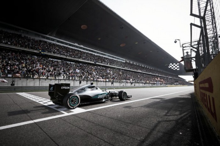 Victoria aplastante de Nico Rosberg en China