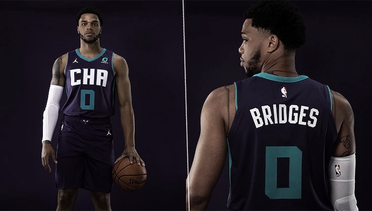Charlotte Hornets apresenta novo uniforme para temporada da NBA