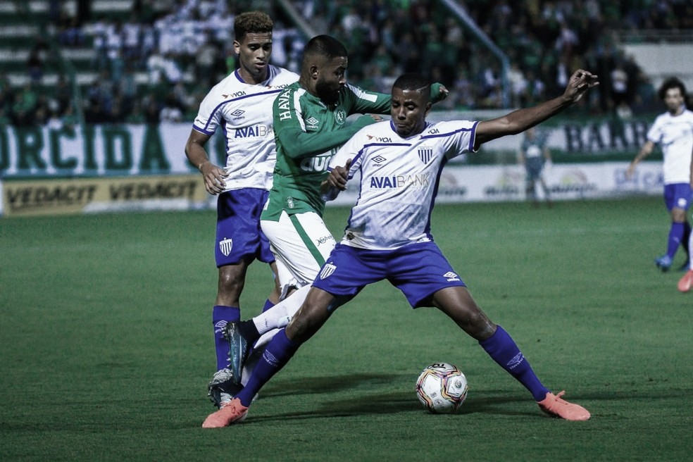 Em desvantagem, Avaí recebe Chapecoense por vaga à semifinal do Catarinense Em desvantagem, Avaí recebe Chapecoense por vaga à semifinal do Catarinense