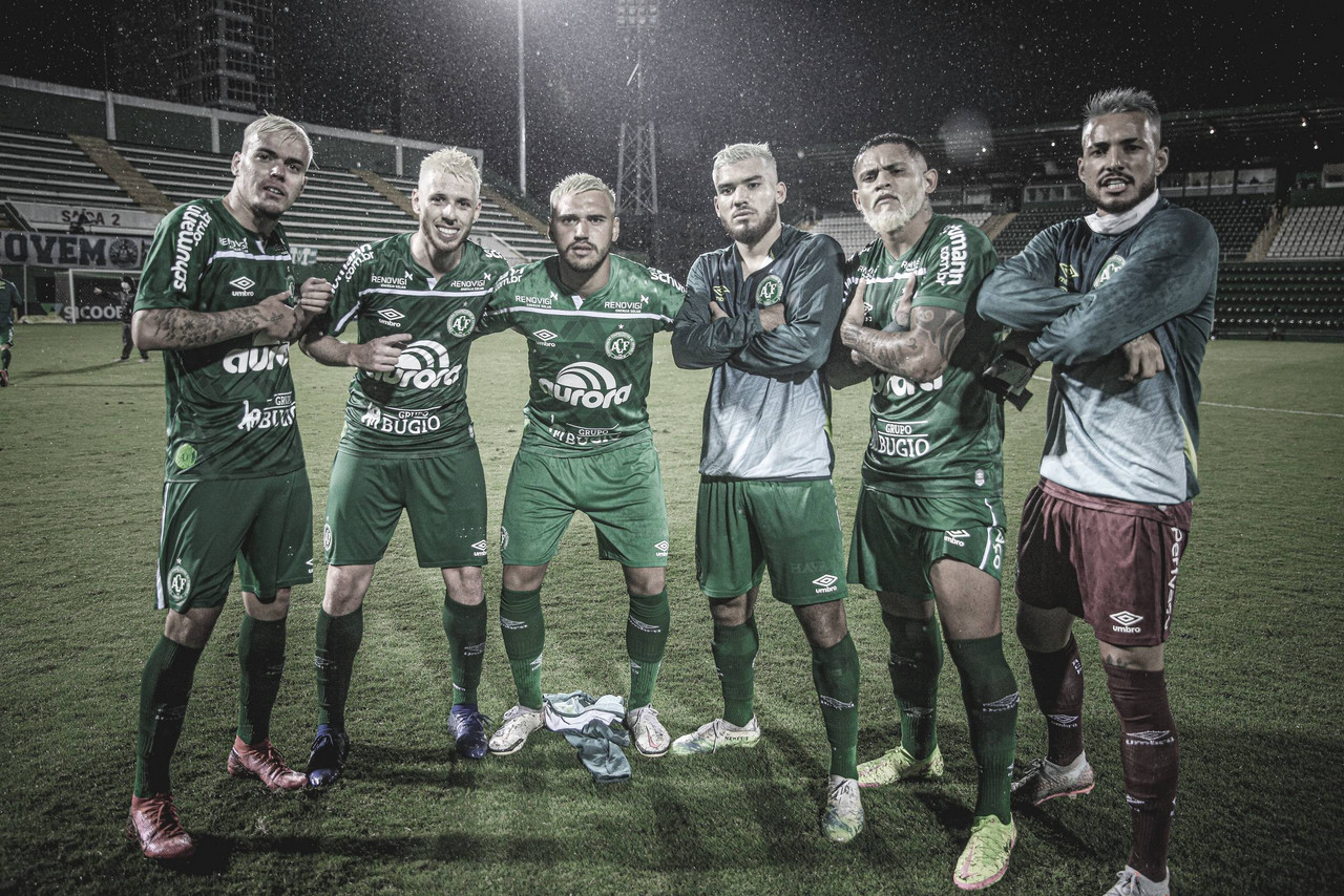 Título inédito? Chapecoense vai à última rodada com esperança de conquistar Série B Título inédito? Chapecoense vai à última rodada com esperança de conquistar Série B