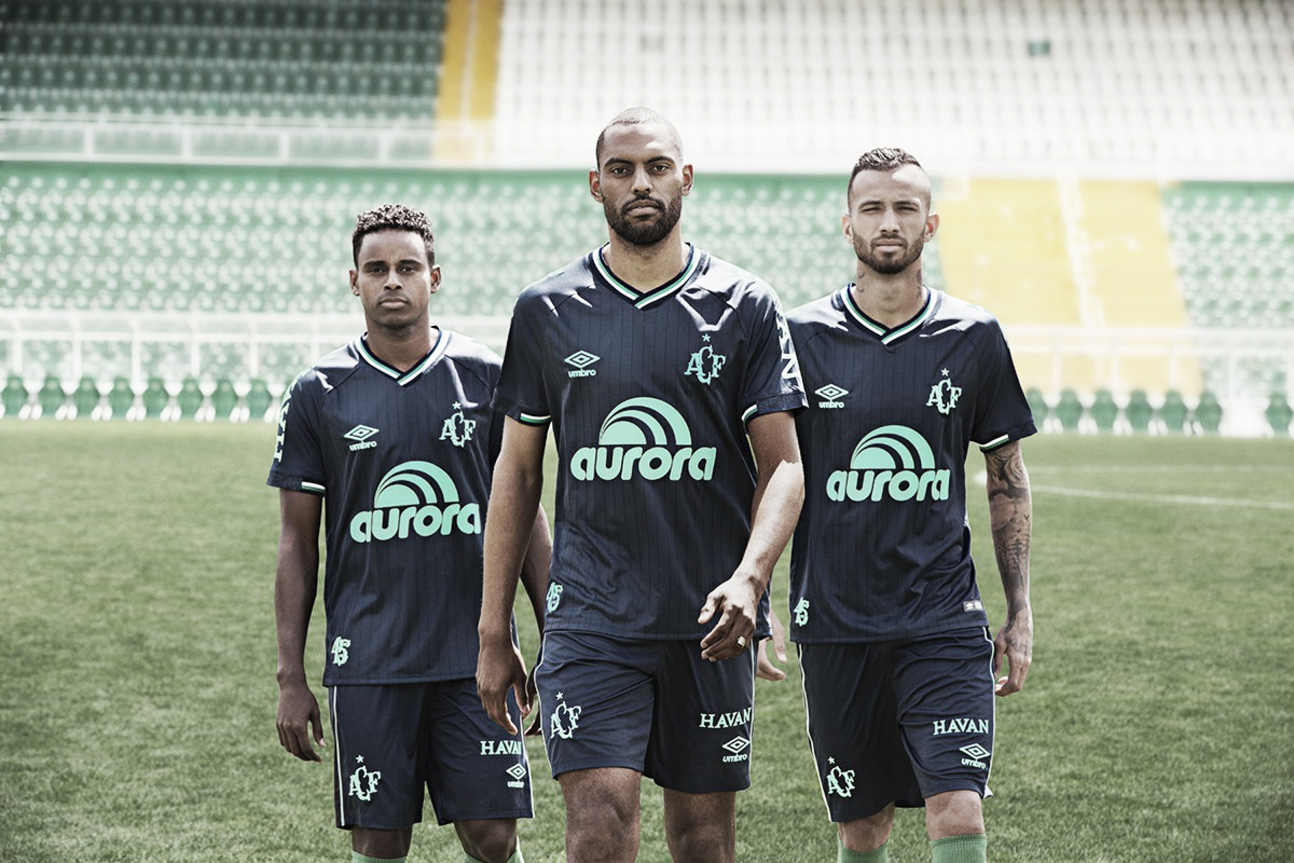 Chapecoense apresenta novo terceiro uniforme para temporada 2018-19 Chapecoense apresenta novo terceiro uniforme para temporada 2018-19