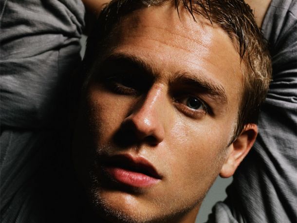 Charlie Hunnam no protagonizará 'Cincuenta sombras de Grey'