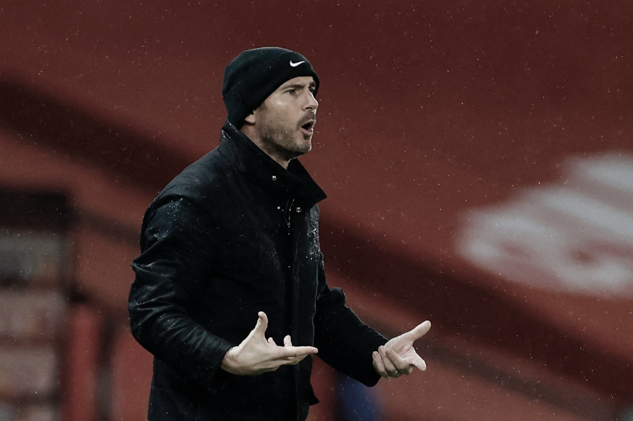 Frank Lampard discute VAR e elogia goleiro Mendy após empate com Man United Frank Lampard discute VAR e elogia goleiro Mendy após empate com Man United
