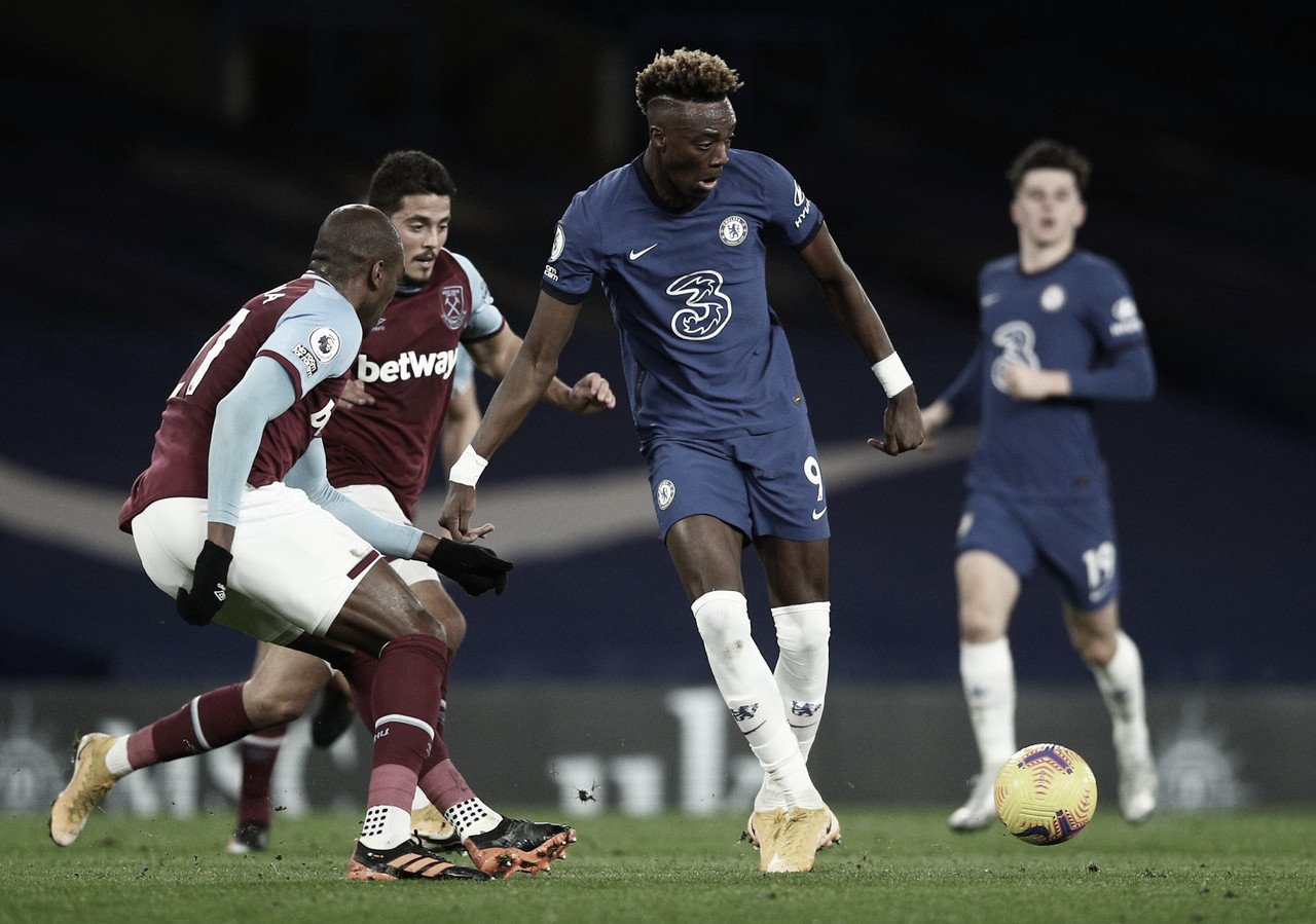 Com
gols de Abraham em dois minutos, Chelsea não convence, mas bate West Ham em casa
Com
gols de Abraham em dois minutos, Chelsea não convence, mas bate West Ham em casa