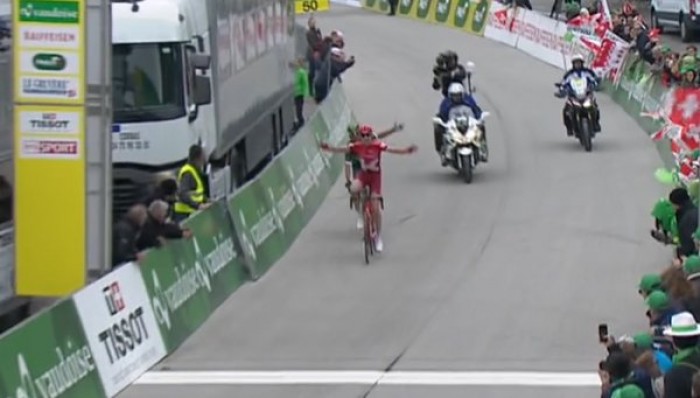 Giro di Romandia 2016, 2° tappa: Zakarin declassato, successo e maglia di leader a Quintana