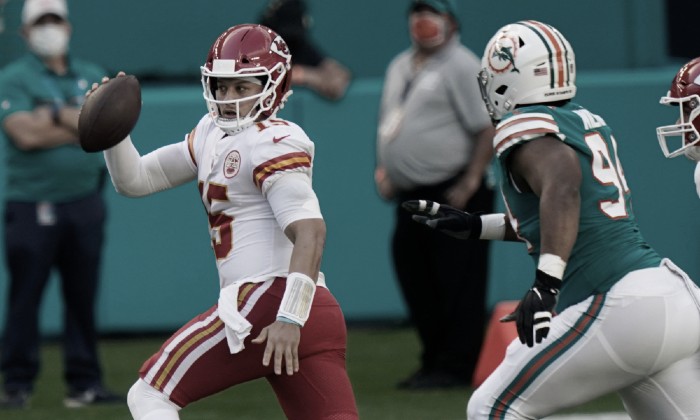 Los Chiefs se proclaman campeones
divisionales al vencer a los Dolphins Los Chiefs se proclaman campeones
divisionales al vencer a los Dolphins