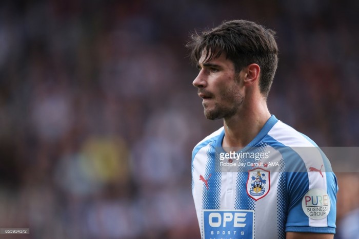 Manchester City defeats Huddersfield