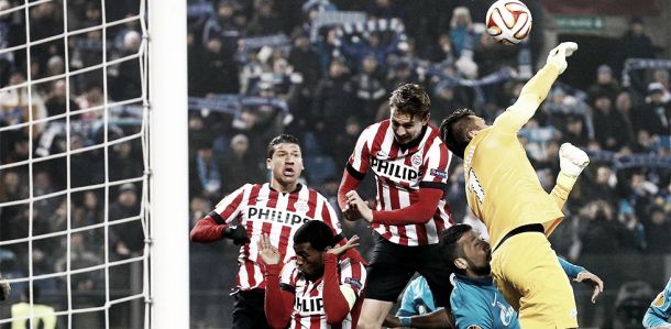Zenit elimina PSV com gols de Rondón e Hulk