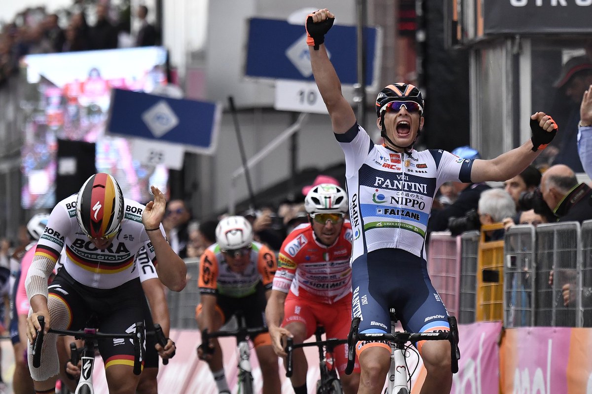 Giro d'Italia: La prima volta di Cima, beffato il gruppo
