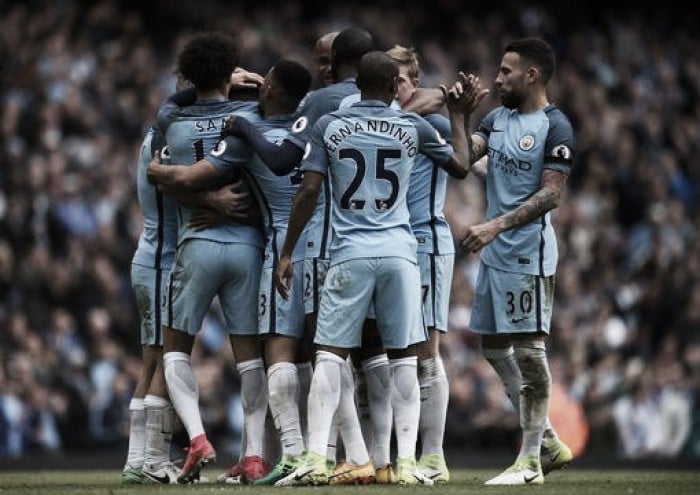 Premier League, il City avverte il Liverpool con cinque squilli