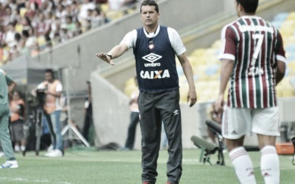 Claudinei Oliveira elogia atuação do Atlético-PR, mas lamenta chances perdidas