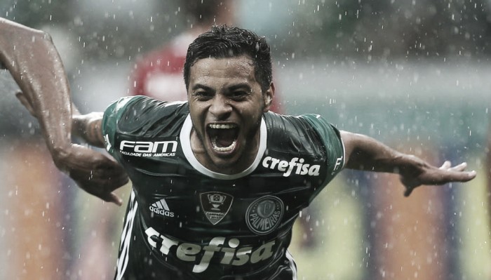 Em troca com Palmeiras, Vitória confirma chegada de Cleiton Xavier