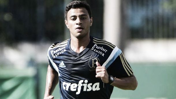 Cleiton Xavier sente lesão muscular e desfalca o Palmeiras por um mês