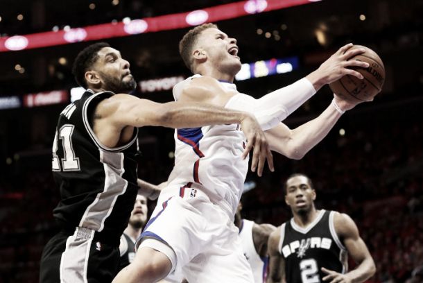 San Antonio Spurs asalta el Staples Center en la prórroga