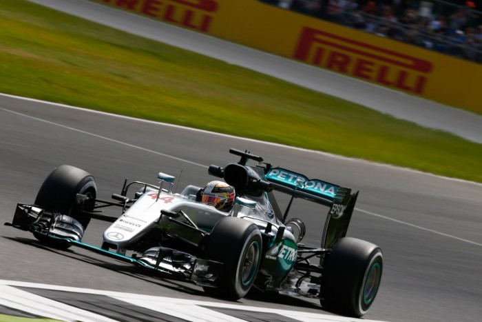 Hamilton consigue la Pole en Silverstone