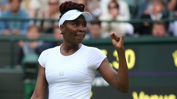 Wimbledon - Shvedova fa e disfa, Venus vola in semifinale