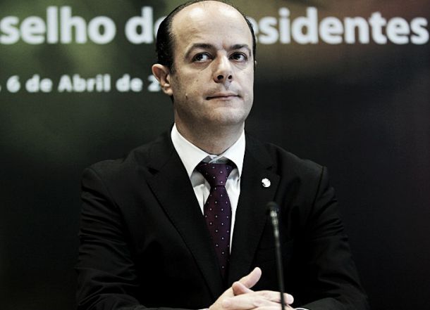 Conselho de Presidentes termina em insultos Conselho de Presidentes termina em insultos
