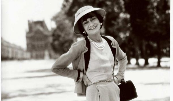 Coco Chanel, biografía de una visionaria diseñadora