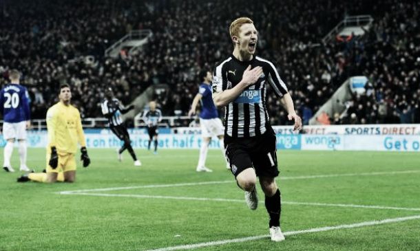 Newcastle United 3-2 Everton: Newcastle hold on to gain three points