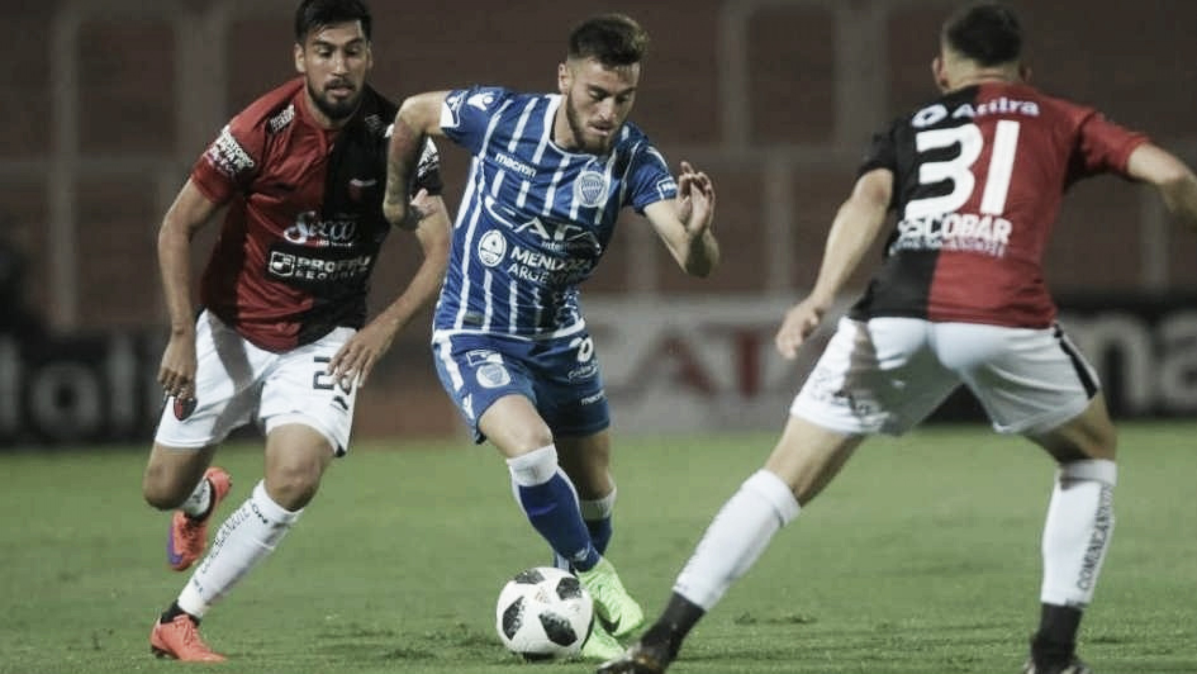 Colón busca la levantada frente al Tomba Colón busca la levantada frente al Tomba