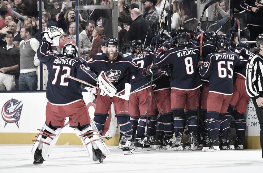 Columbus confirma la sorpresa, Nueva York arrasa, Vegas a un partido de resolver, y Winnipeg empata la serie Columbus confirma la sorpresa, Nueva York arrasa, Vegas a un partido de resolver, y Winnipeg empata la serie