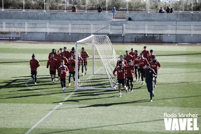 Jémez recibe al líder sin tres de sus titulares Jémez recibe al líder sin tres de sus titulares