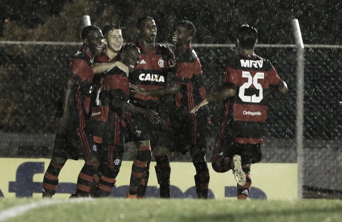 Com atuação segura, Flamengo goleia Nacional-SP e garante vaga na terceira fase