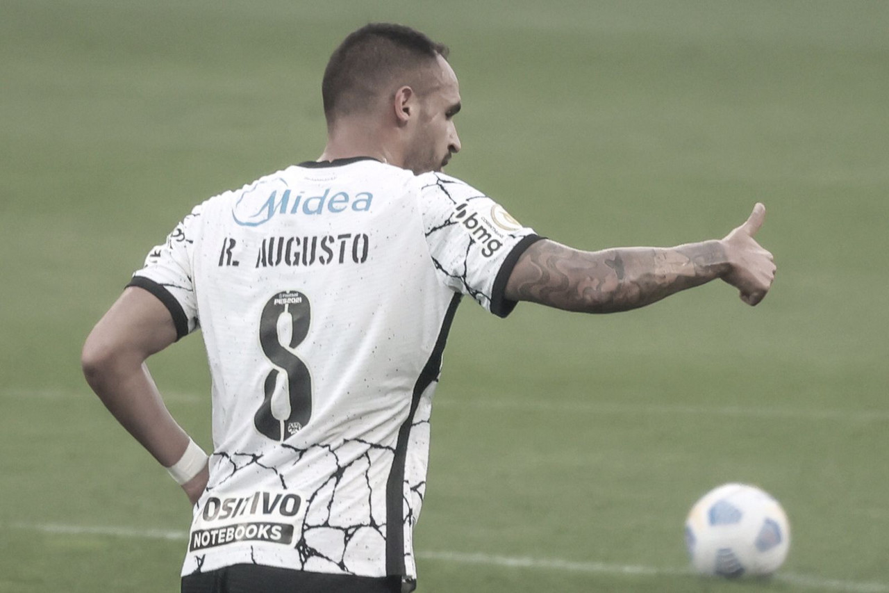 Corinthians bate Ceará na reestreia de Renato Augusto e se aproxima do G-6