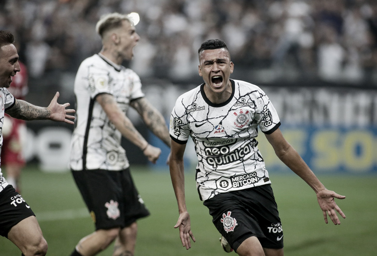 Com gol no fim, Corinthians vence Fortaleza e se firma no G-6 do Brasileirão