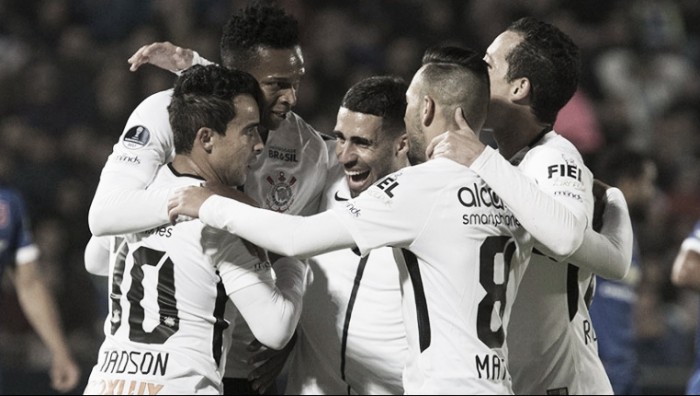 De volta a campo: após 14 dias sem jogar, Corinthians enfrenta Vitória