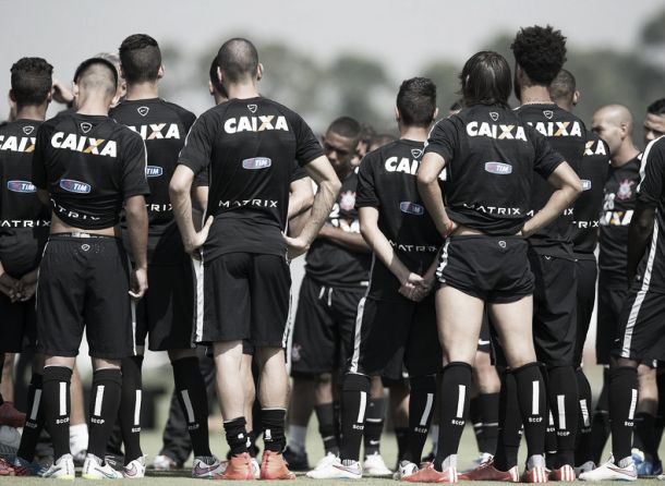 Corinthians duela com Bragantino para se manter invicto nos jogos oficiais em 2015