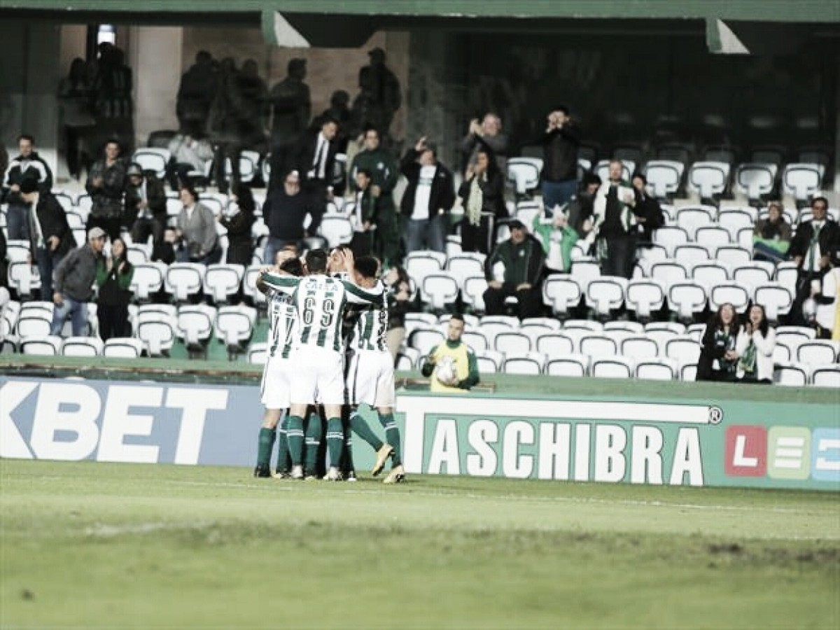 Coritiba supera dificuldades, bate lanterna Boa Esporte e vence segunda seguida na Série B Coritiba supera dificuldades, bate lanterna Boa Esporte e vence segunda seguida na Série B